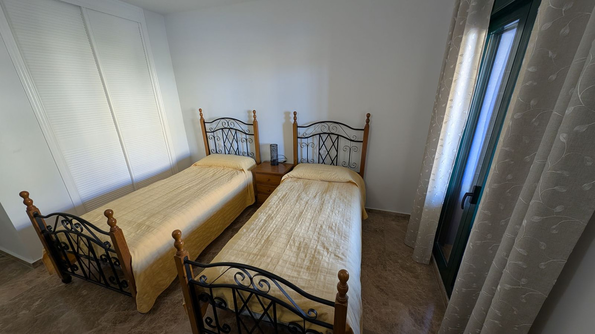 Se vende Apartamento Planta Media de 2 dormitorios en Costa Del Sol, Málaga, España