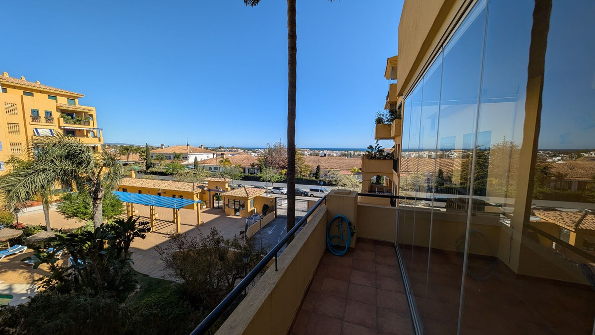 Se vende Apartamento Planta Media de 2 dormitorios en Costa Del Sol, Málaga, España