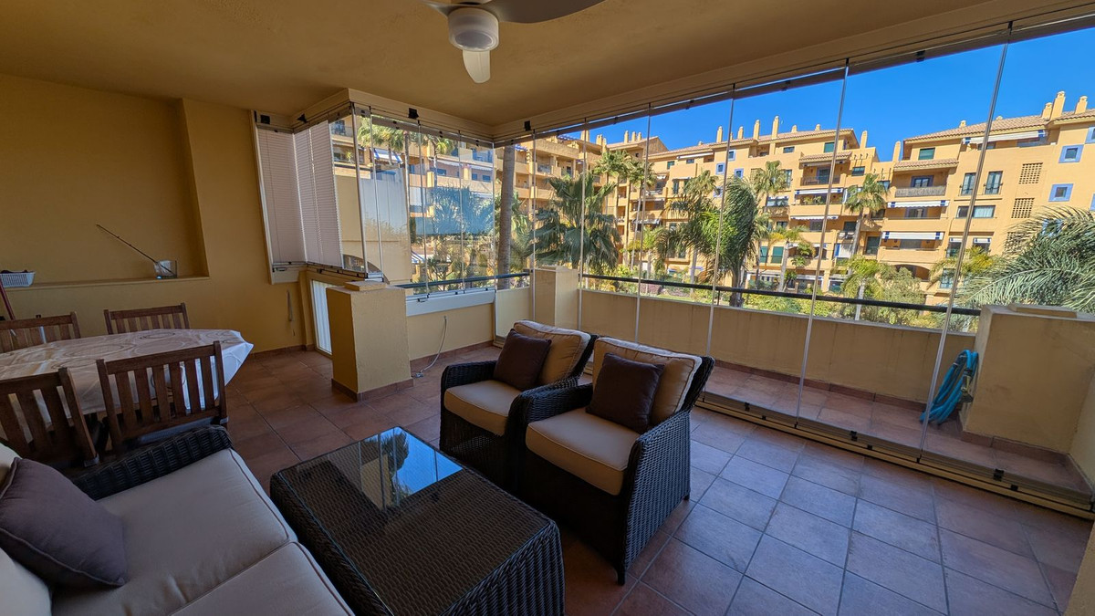 Se vende Apartamento Planta Media de 2 dormitorios en Costa Del Sol, Málaga, España