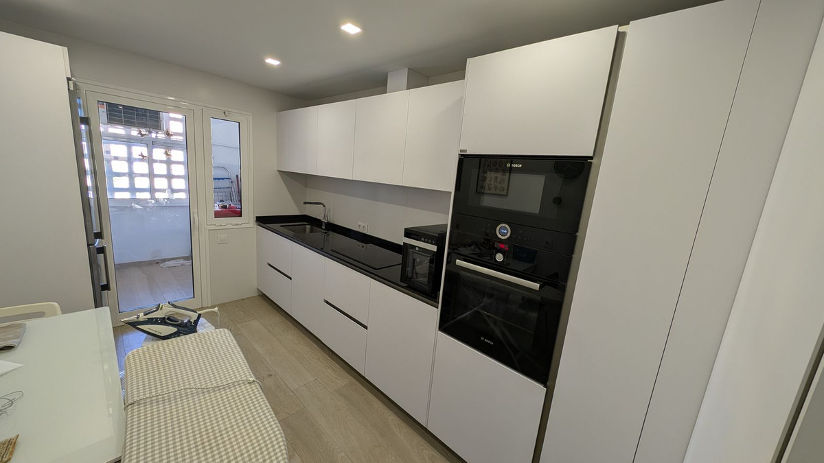 Se vende Apartamento Planta Media de 2 dormitorios en Costa Del Sol, Málaga, España