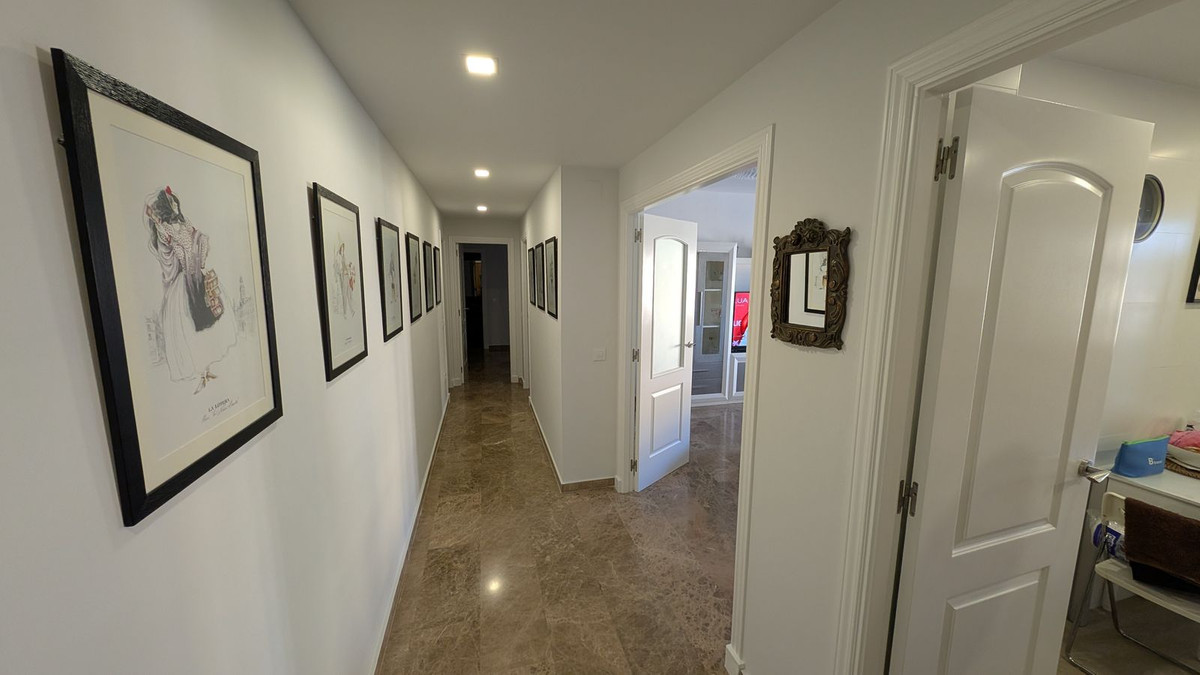 Se vende Apartamento Planta Media de 2 dormitorios en Costa Del Sol, Málaga, España