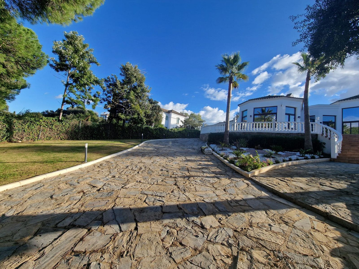 Se vende Villa - Chalet de 4 dormitorios en Costa Del Sol, Cadiz, España