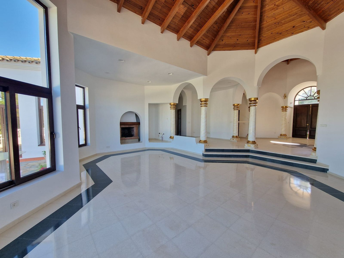 Se vende Villa - Chalet de 4 dormitorios en Costa Del Sol, Cadiz, España