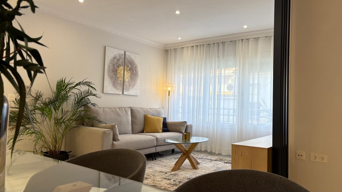 Se vende Apartamento Planta Media de 2 dormitorios en Costa Del Sol, Málaga, España