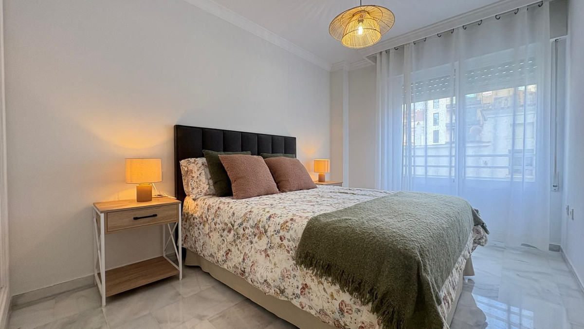 Se vende Apartamento Planta Media de 2 dormitorios en Costa Del Sol, Málaga, España