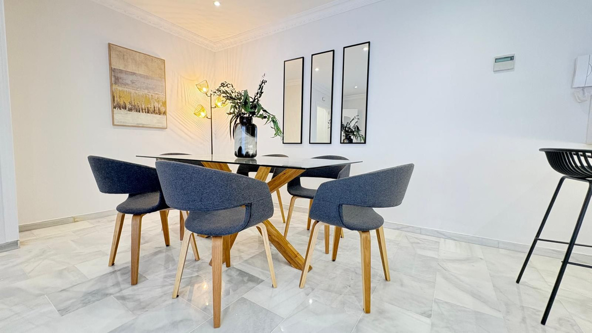 Se vende Apartamento Planta Media de 2 dormitorios en Costa Del Sol, Málaga, España