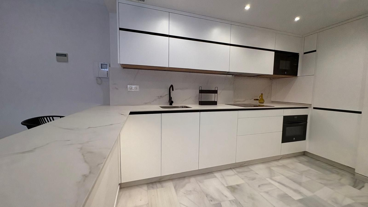 Se vende Apartamento Planta Media de 2 dormitorios en Costa Del Sol, Málaga, España