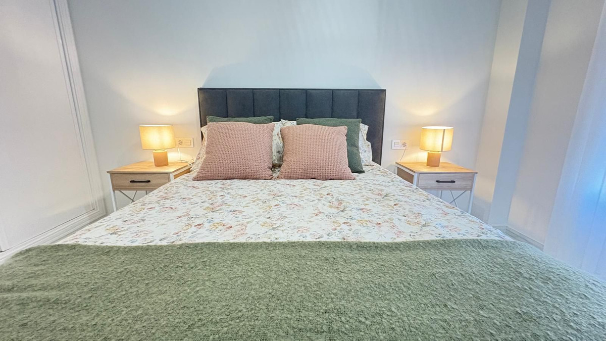 Se vende Apartamento Planta Media de 2 dormitorios en Costa Del Sol, Málaga, España
