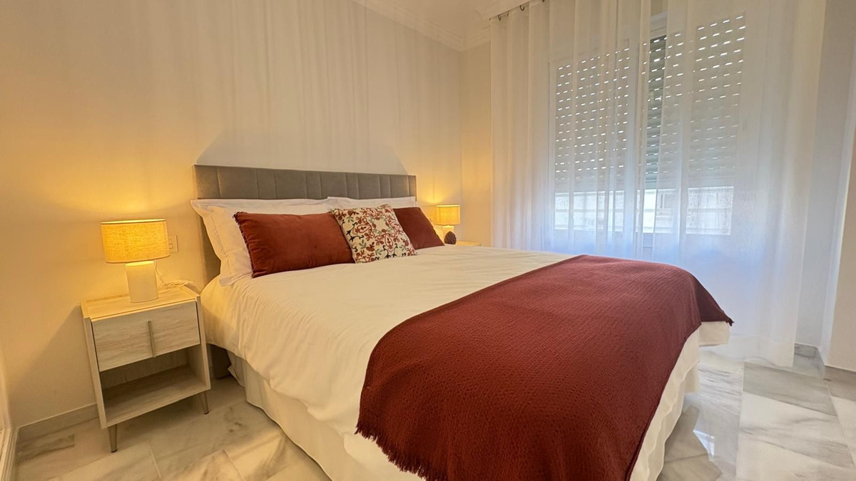 Se vende Apartamento Planta Media de 2 dormitorios en Costa Del Sol, Málaga, España