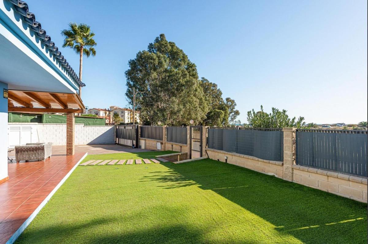 4 Bed Townhouse for sale in Guadalmar Málaga Ciudad, Málaga, Spain