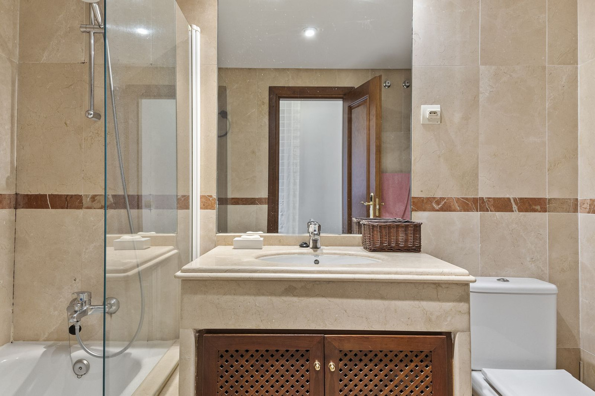 3 Bed Apartment for sale in El Rosario Costa Del Sol, Málaga, Spain