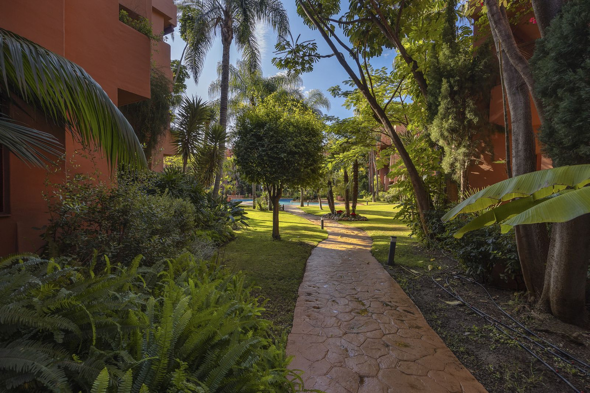 3 Bed Apartment for sale in El Rosario Costa Del Sol, Málaga, Spain
