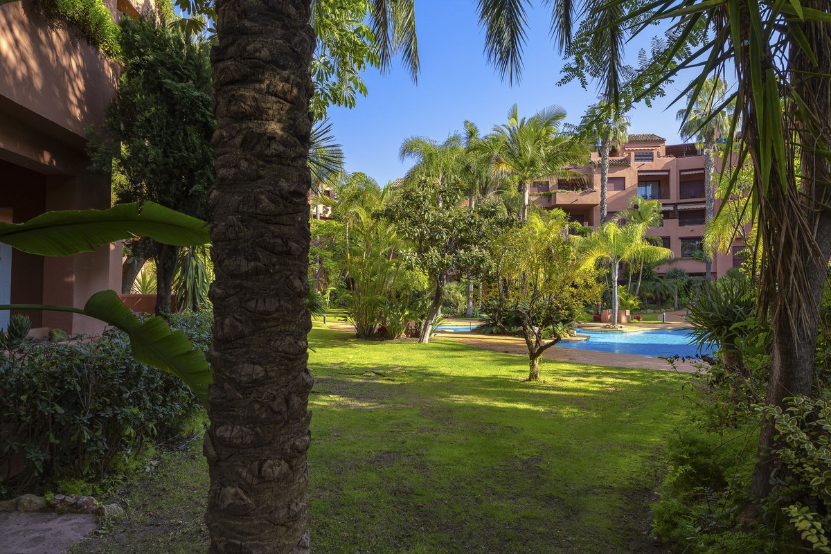 3 Bed Apartment for sale in El Rosario Costa Del Sol, Málaga, Spain