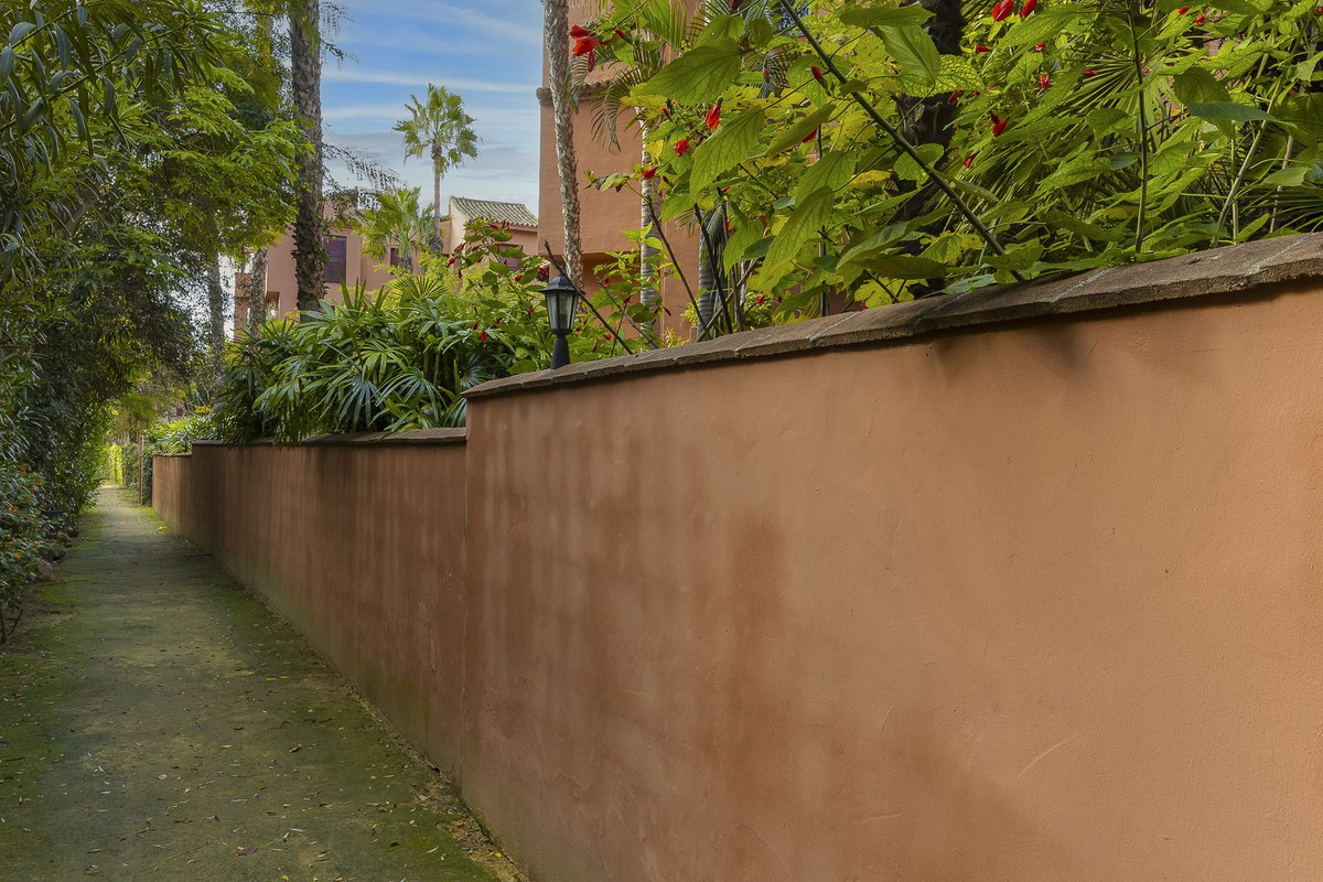 3 Bed Apartment for sale in El Rosario Costa Del Sol, Málaga, Spain