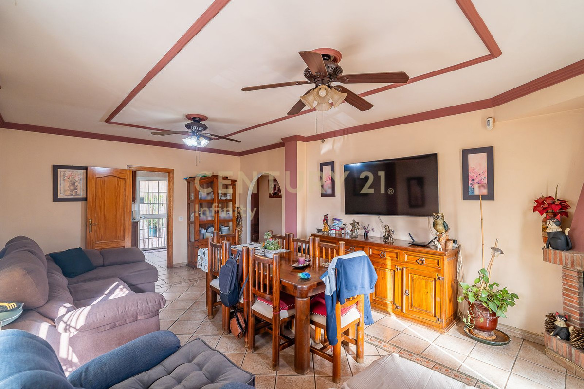 Se vende Villa - Chalet de 7 dormitorios en Costa Del Sol East, Málaga, España