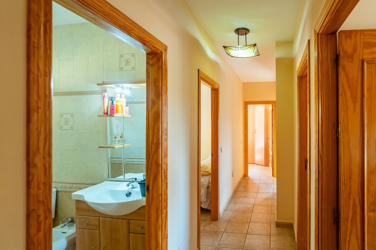 Se vende Villa - Chalet de 7 dormitorios en Costa Del Sol East, Málaga, España
