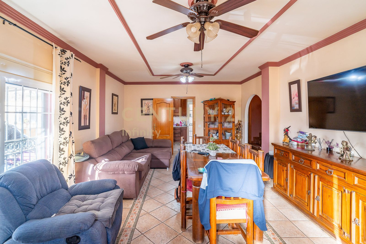 Se vende Villa - Chalet de 7 dormitorios en Costa Del Sol East, Málaga, España