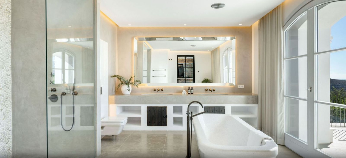 Se vende Villa - Chalet de 7 dormitorios en Costa Del Sol, Málaga, España