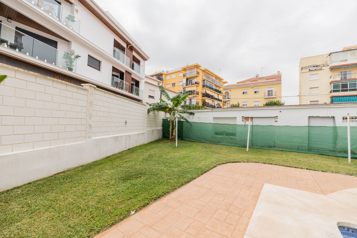 2 Bed Apartment for sale in Fuengirola Costa Del Sol, Málaga, Spain