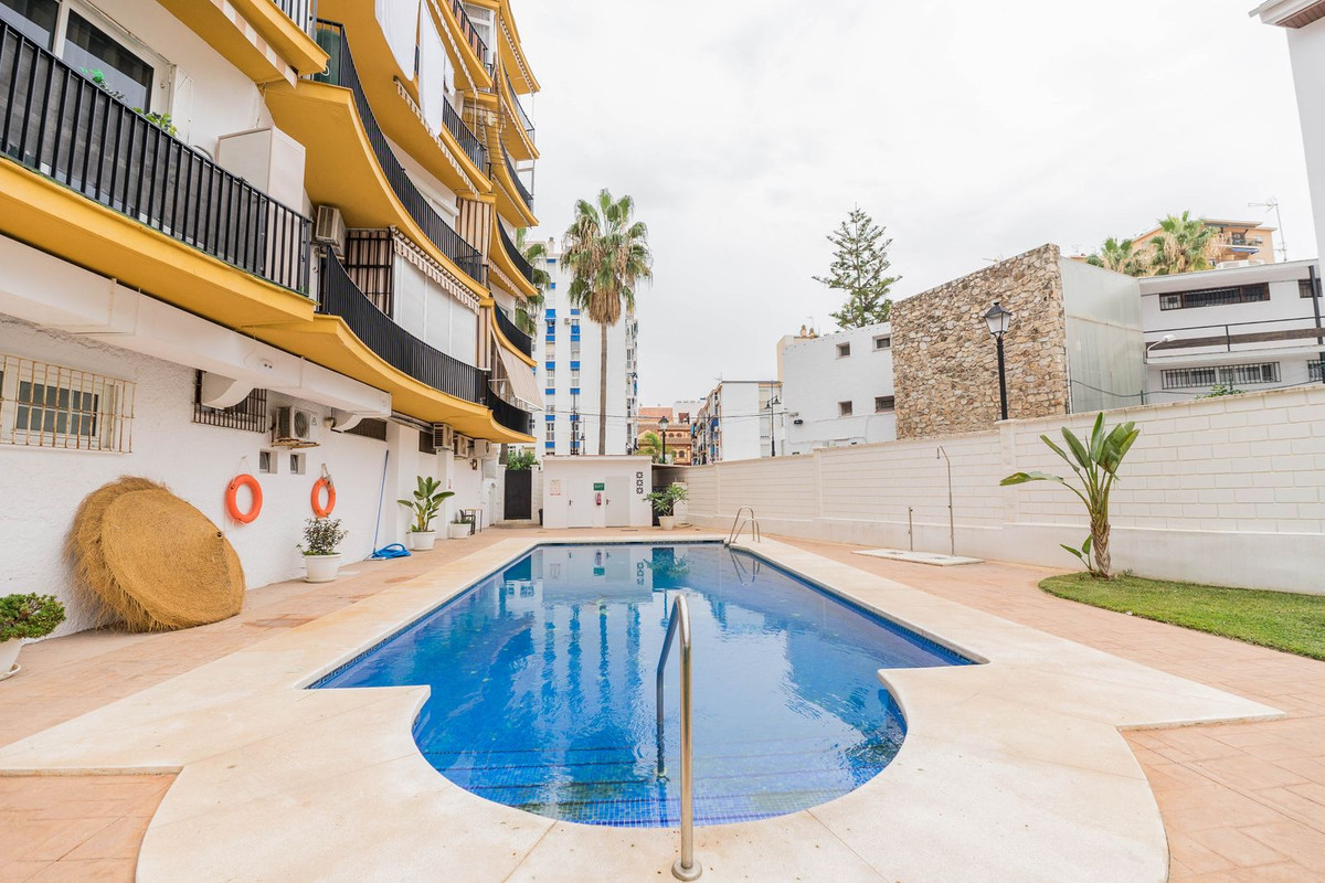2 Bed Apartment for sale in Fuengirola Costa Del Sol, Málaga, Spain
