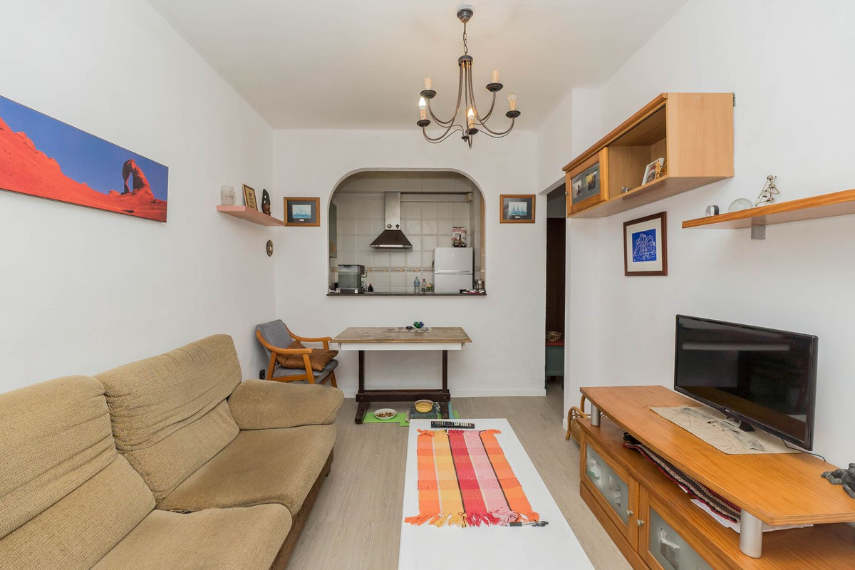 2 Bed Apartment for sale in Fuengirola Costa Del Sol, Málaga, Spain