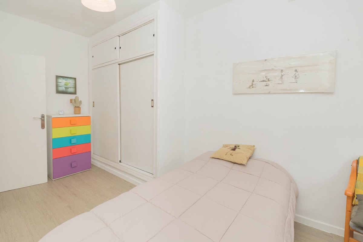2 Bed Apartment for sale in Fuengirola Costa Del Sol, Málaga, Spain