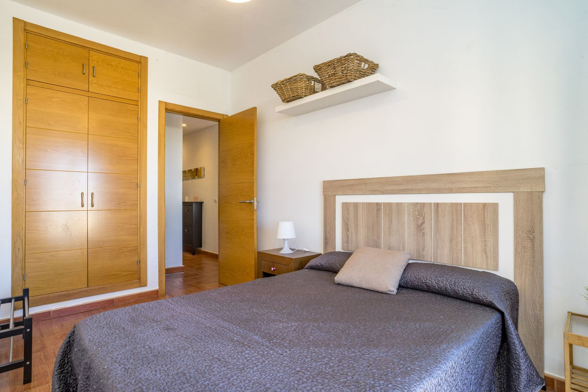 Se vende Apartamento Planta Media de 2 dormitorios en Costa Del Sol, Málaga, España