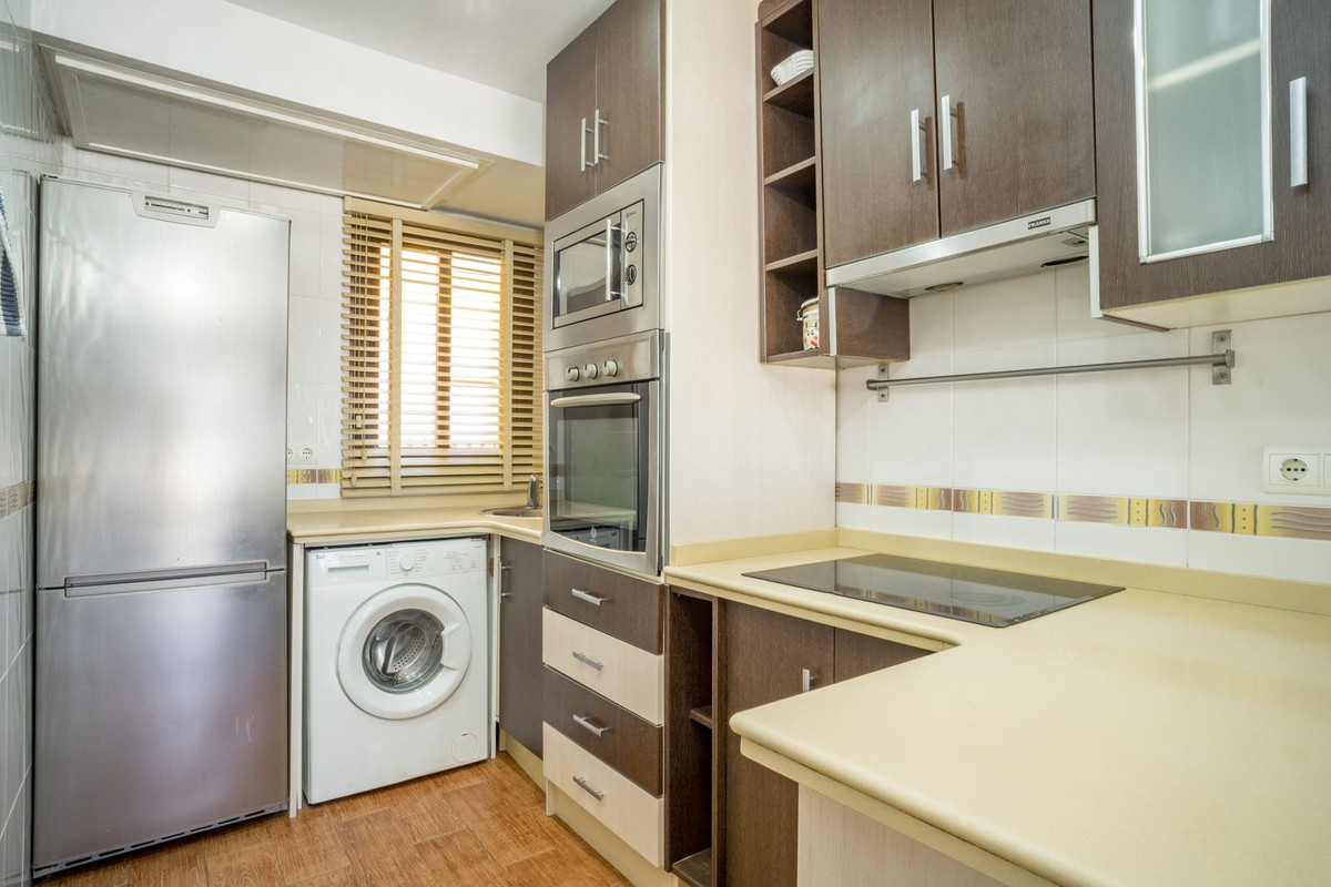 Se vende Apartamento Planta Media de 2 dormitorios en Costa Del Sol, Málaga, España