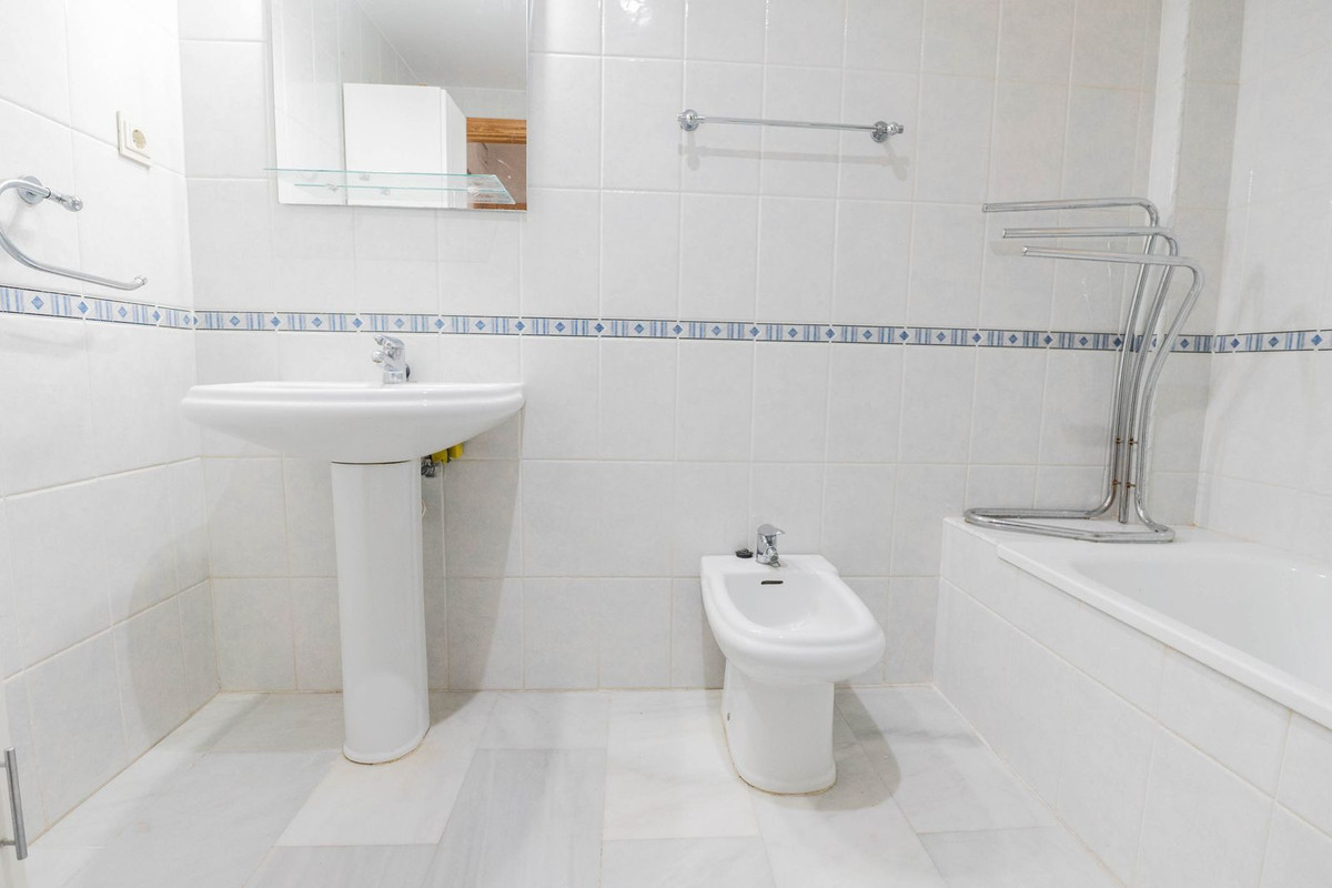 Se vende Villa - Chalet de 3 dormitorios en Costa Del Sol, Málaga, España