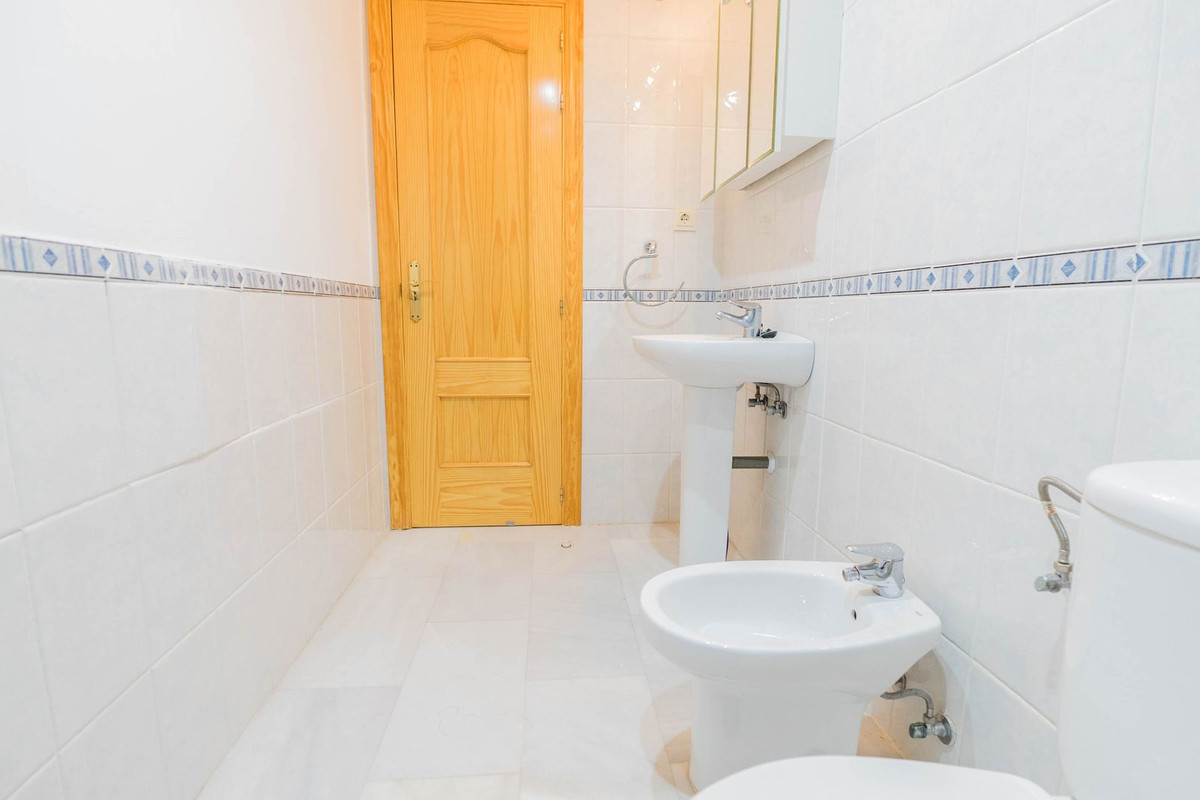 Se vende Villa - Chalet de 3 dormitorios en Costa Del Sol, Málaga, España