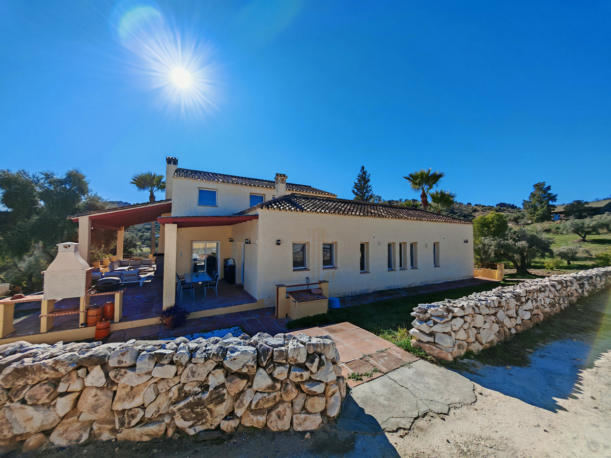 12 Bed Townhouse for sale in Coín Costa Del Sol, Málaga, Spain