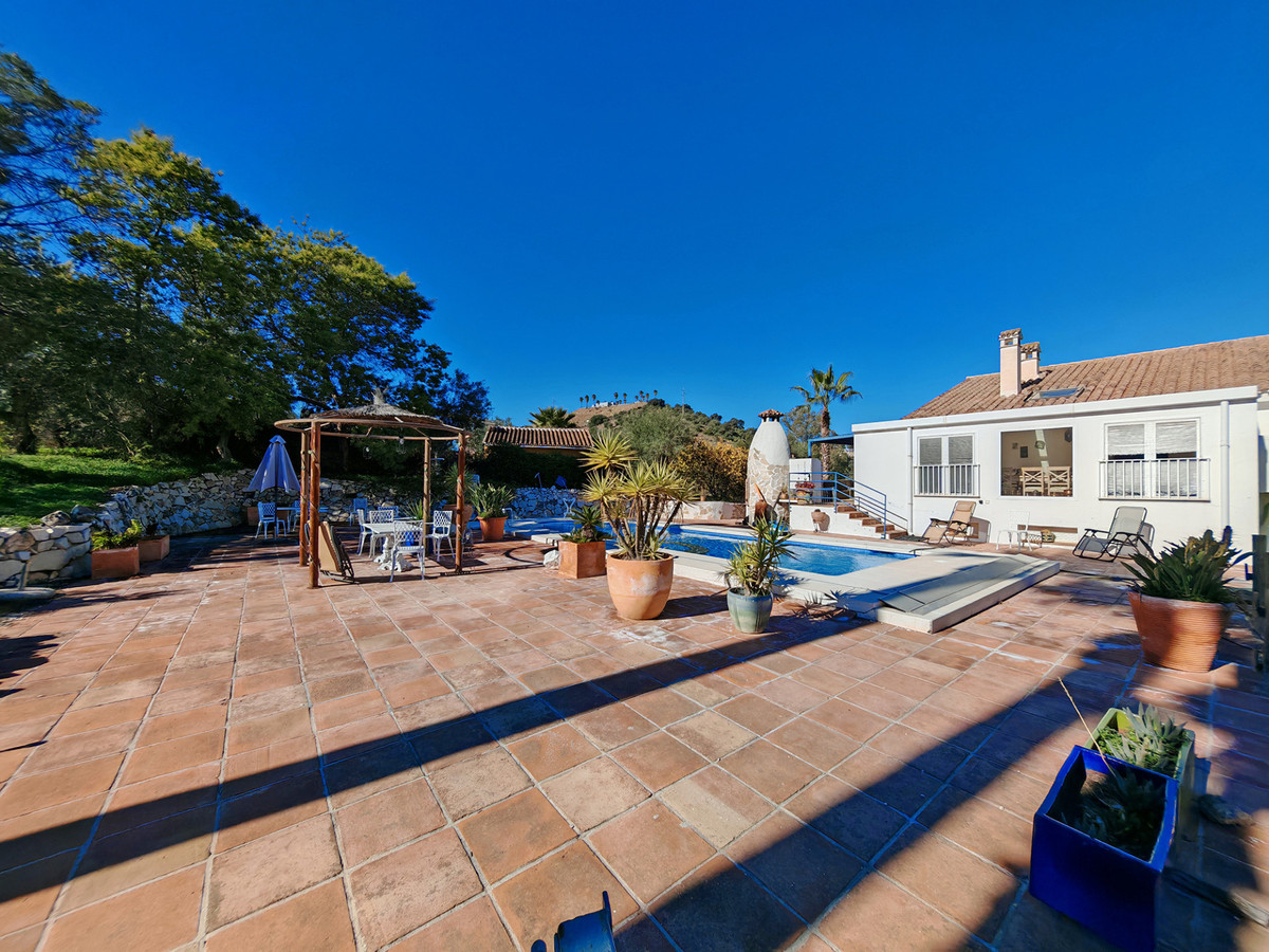 12 Bed Townhouse for sale in Coín Costa Del Sol, Málaga, Spain