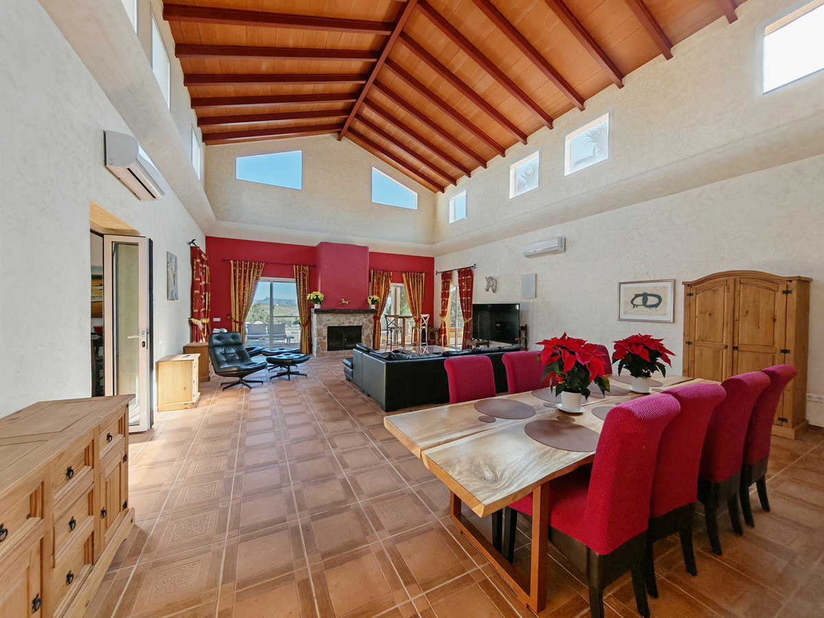 12 Bed Townhouse for sale in Coín Costa Del Sol, Málaga, Spain