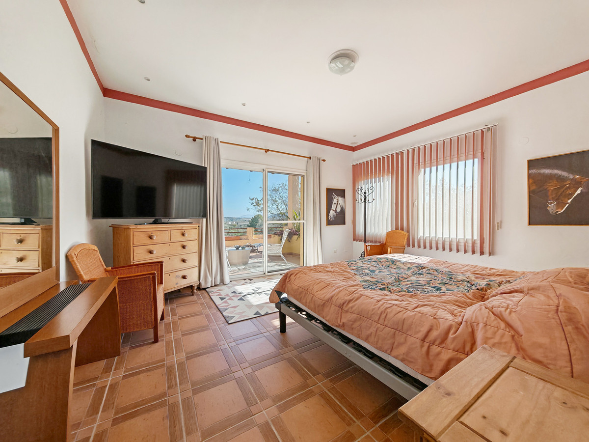 12 Bed Townhouse for sale in Coín Costa Del Sol, Málaga, Spain