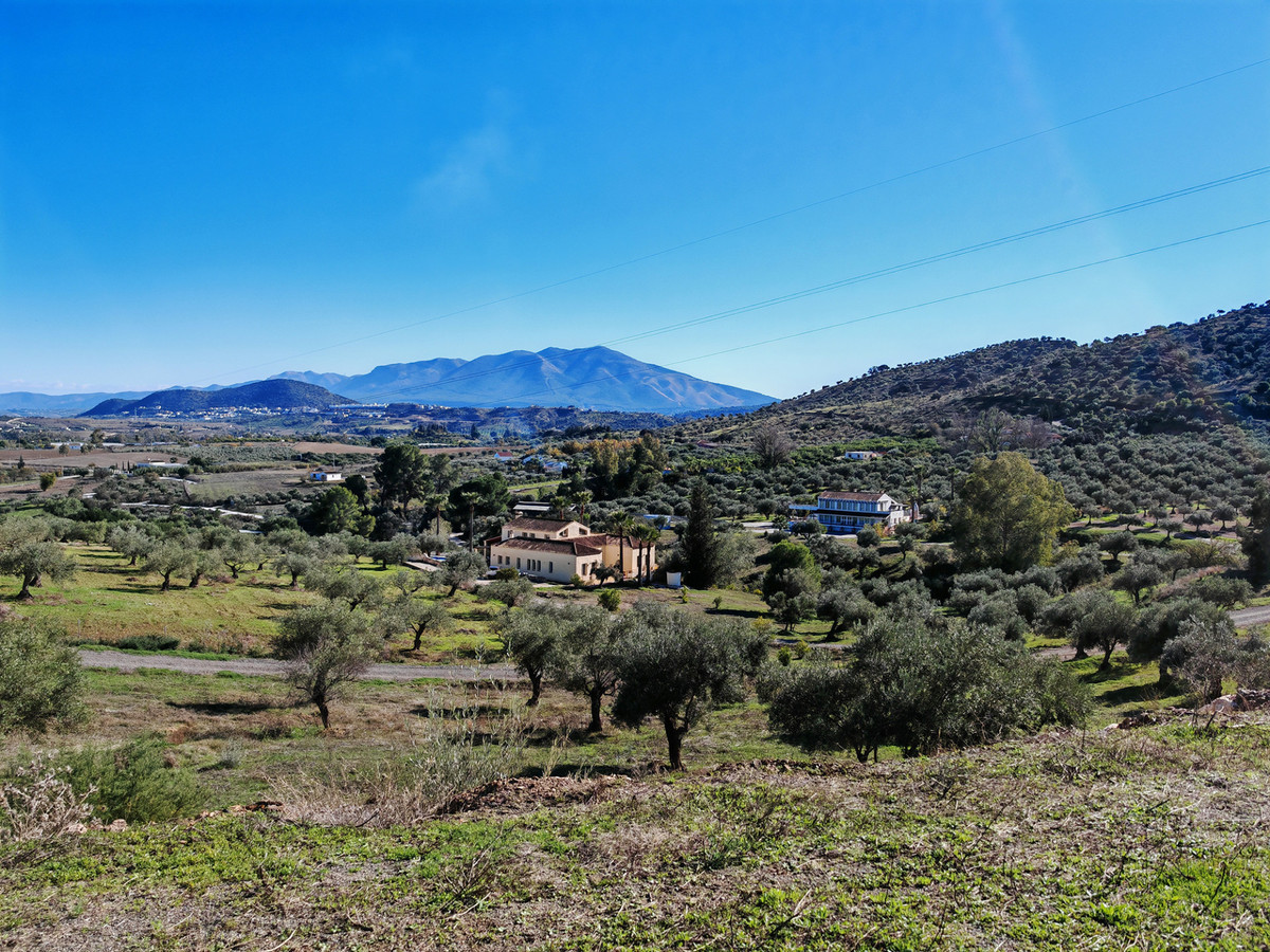 12 Bed Townhouse for sale in Coín Costa Del Sol, Málaga, Spain