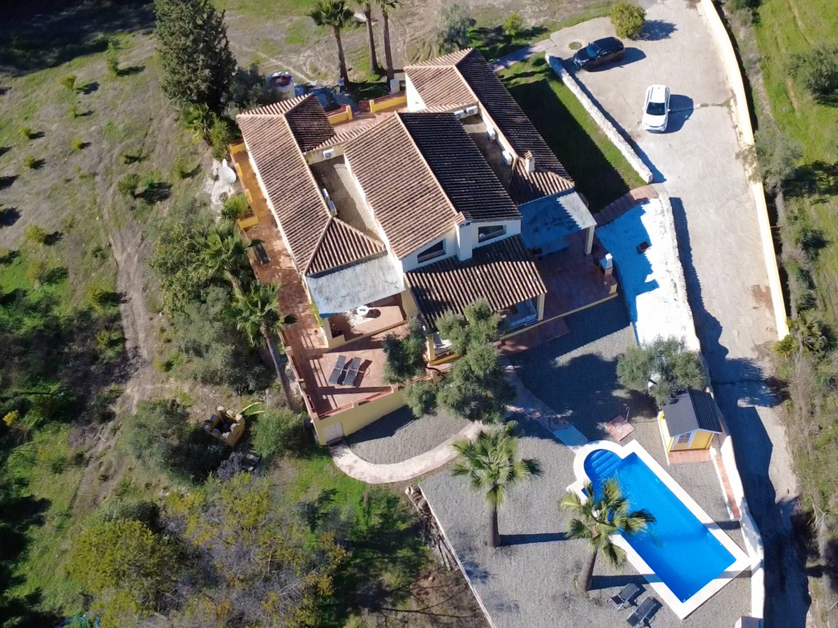 12 Bed Townhouse for sale in Coín Costa Del Sol, Málaga, Spain