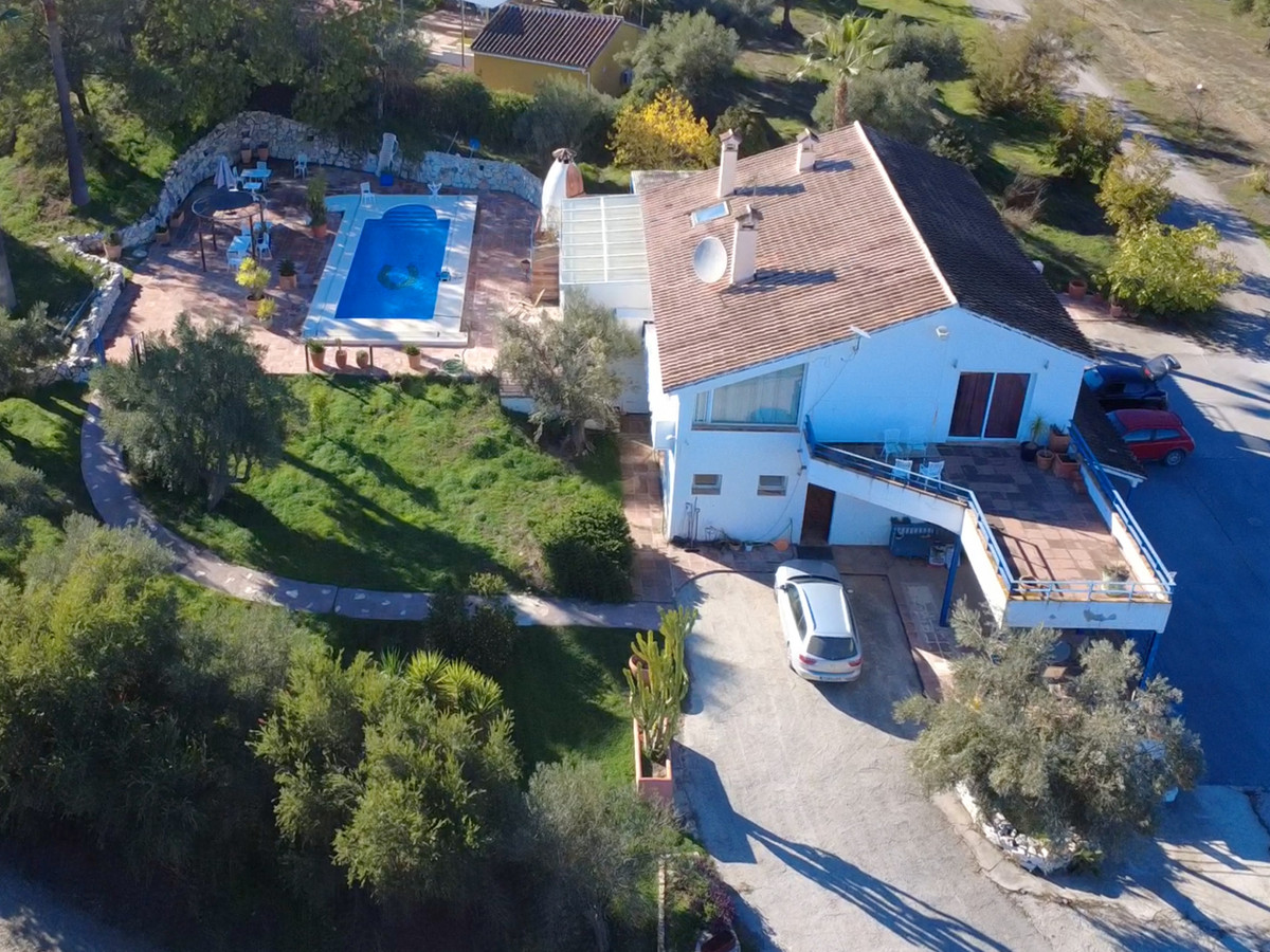 12 Bed Townhouse for sale in Coín Costa Del Sol, Málaga, Spain