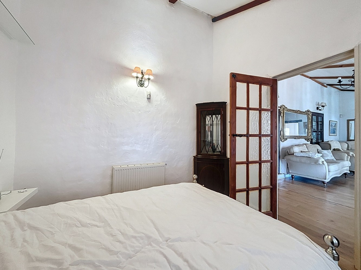 4 Bed Townhouse for sale in Periana Costa Del Sol East, Málaga, Spain
