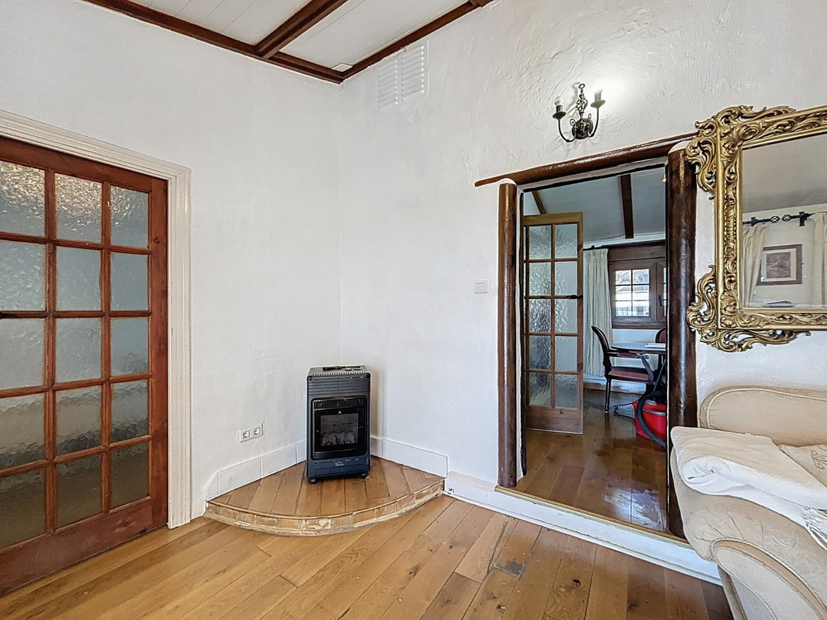 4 Bed Townhouse for sale in Periana Costa Del Sol East, Málaga, Spain
