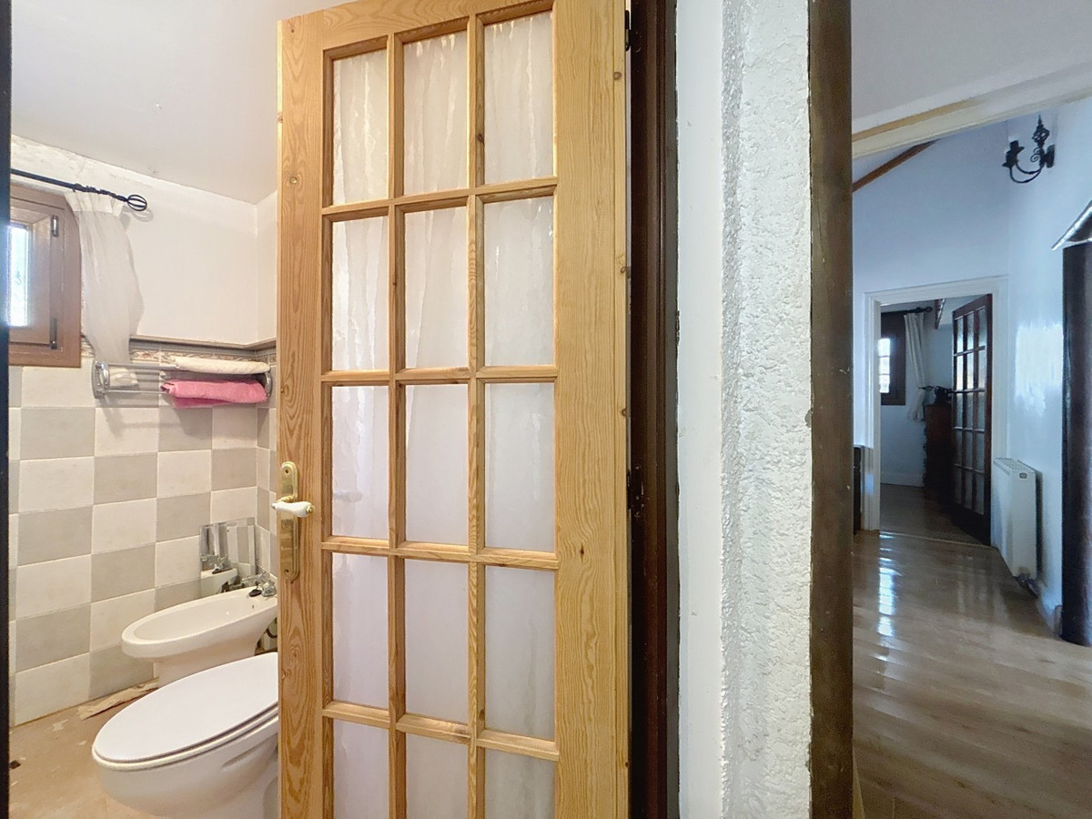 4 Bed Townhouse for sale in Periana Costa Del Sol East, Málaga, Spain