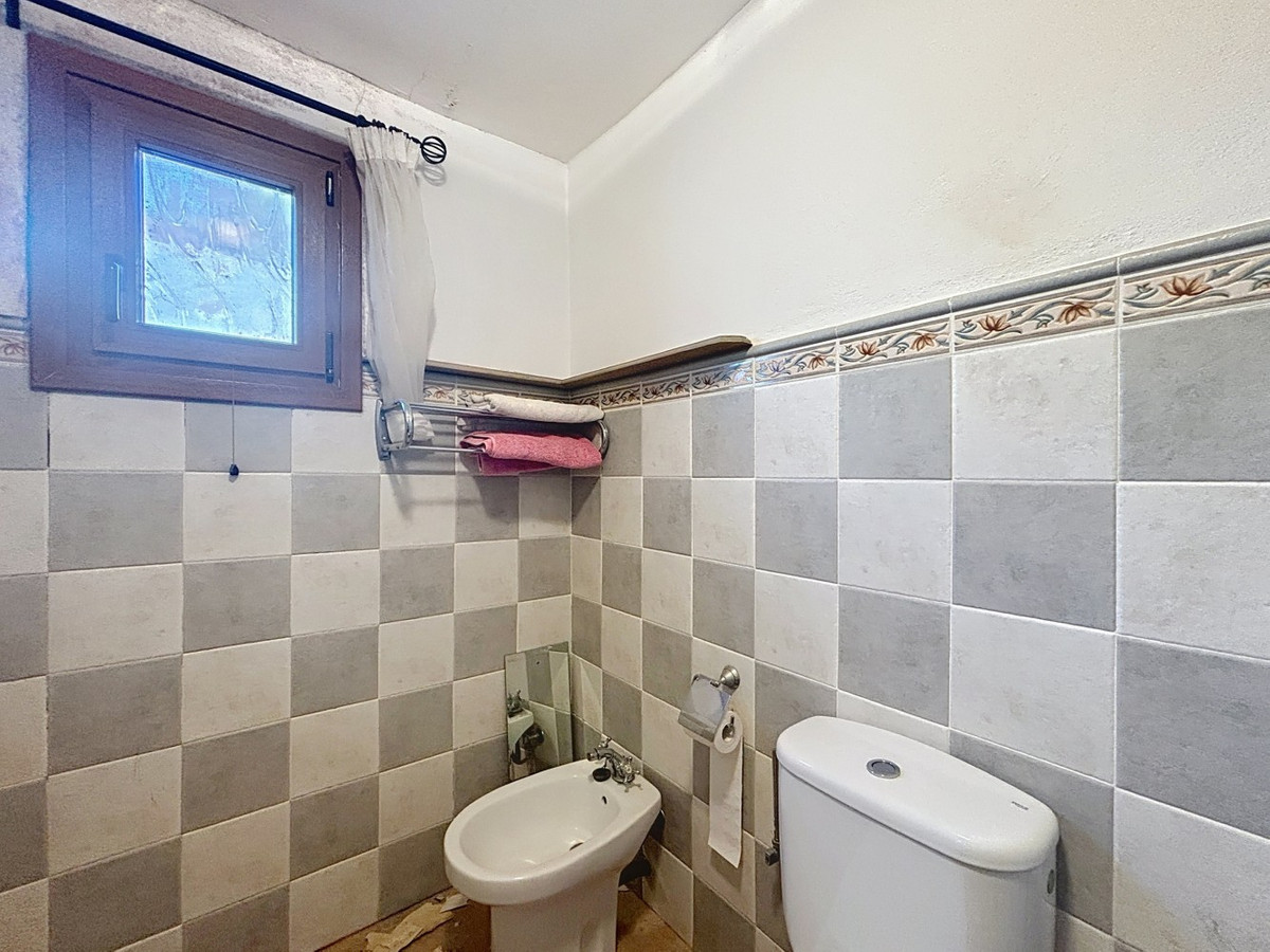 4 Bed Townhouse for sale in Periana Costa Del Sol East, Málaga, Spain