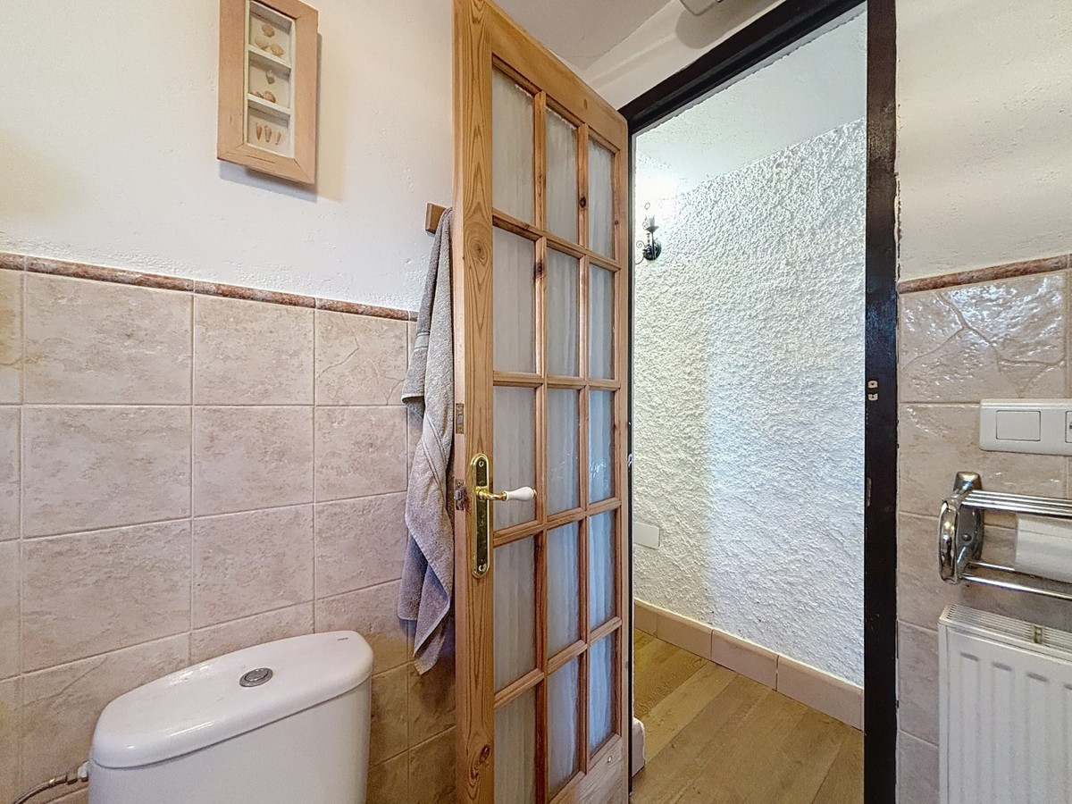 4 Bed Townhouse for sale in Periana Costa Del Sol East, Málaga, Spain