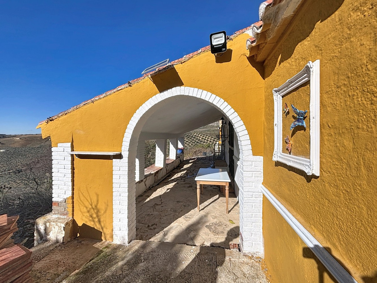 4 Bed Townhouse for sale in Periana Costa Del Sol East, Málaga, Spain