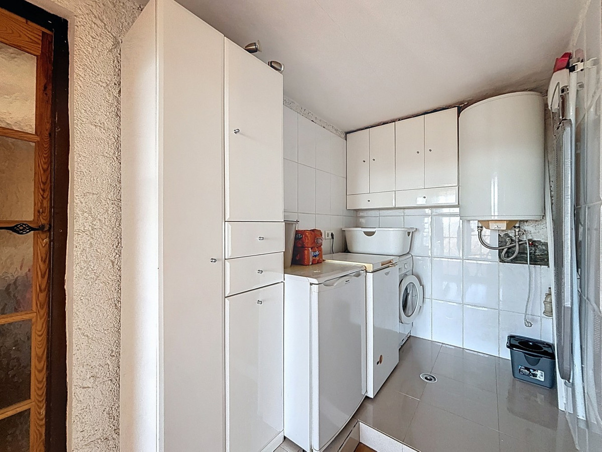 4 Bed Townhouse for sale in Periana Costa Del Sol East, Málaga, Spain