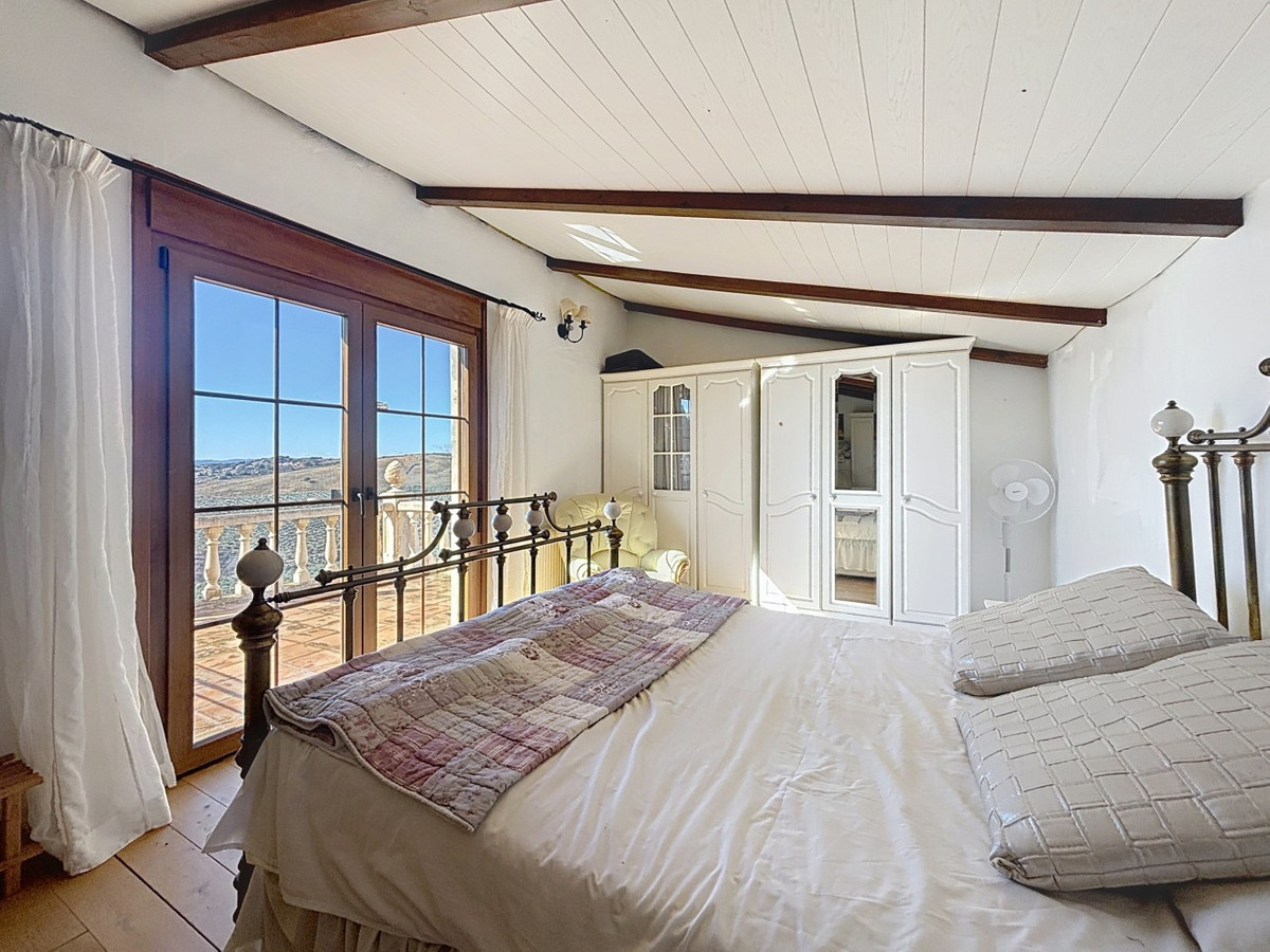 4 Bed Townhouse for sale in Periana Costa Del Sol East, Málaga, Spain