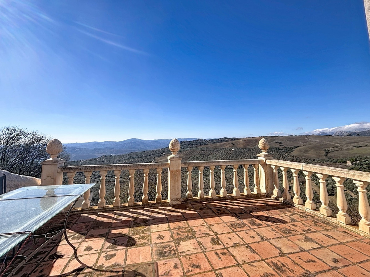 4 Bed Townhouse for sale in Periana Costa Del Sol East, Málaga, Spain