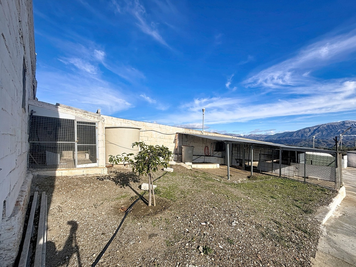 Se vende Terreno Rustico de 3 dormitorios en Costa Del Sol East, Málaga, España
