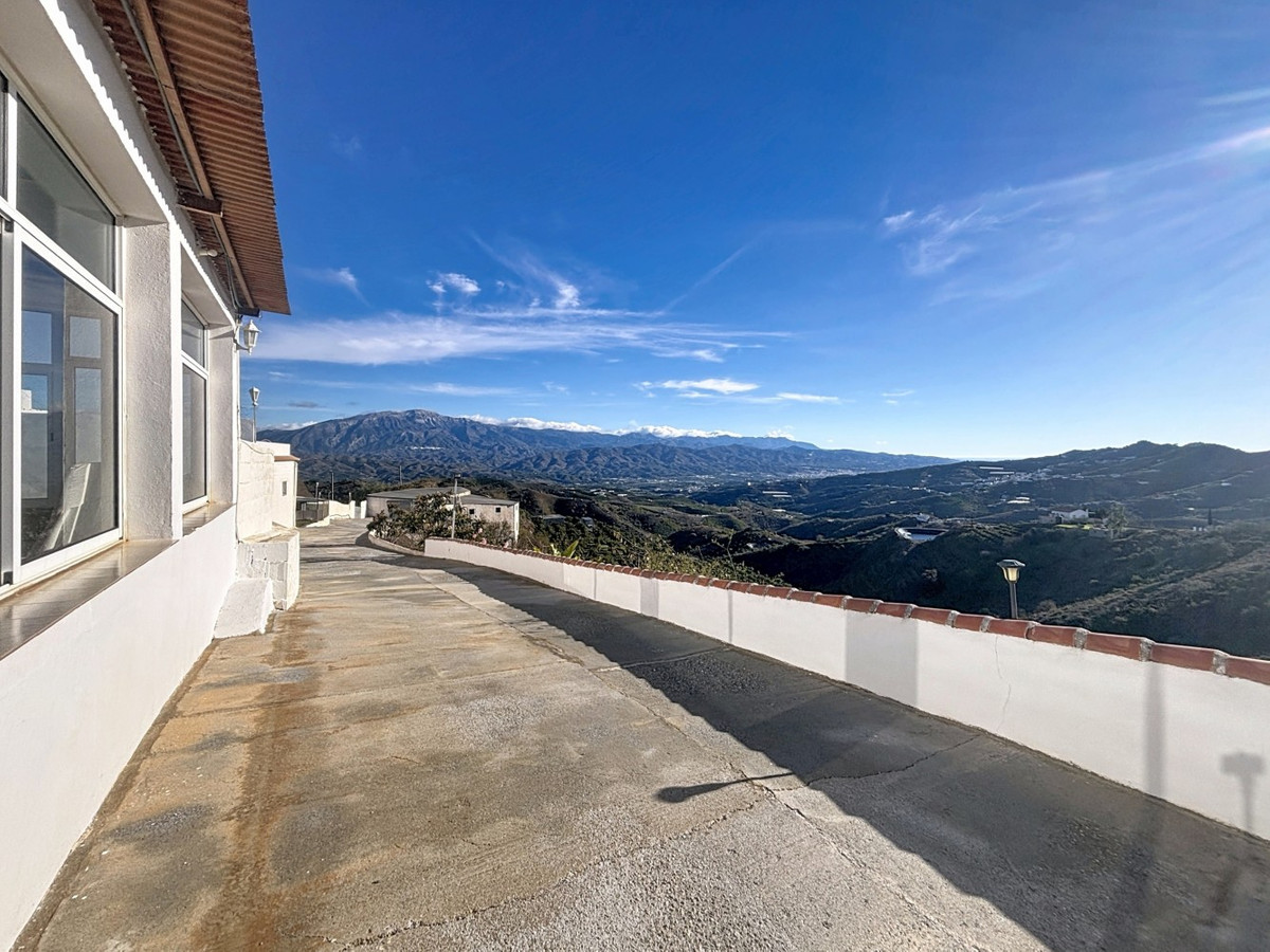 Se vende Terreno Rustico de 3 dormitorios en Costa Del Sol East, Málaga, España