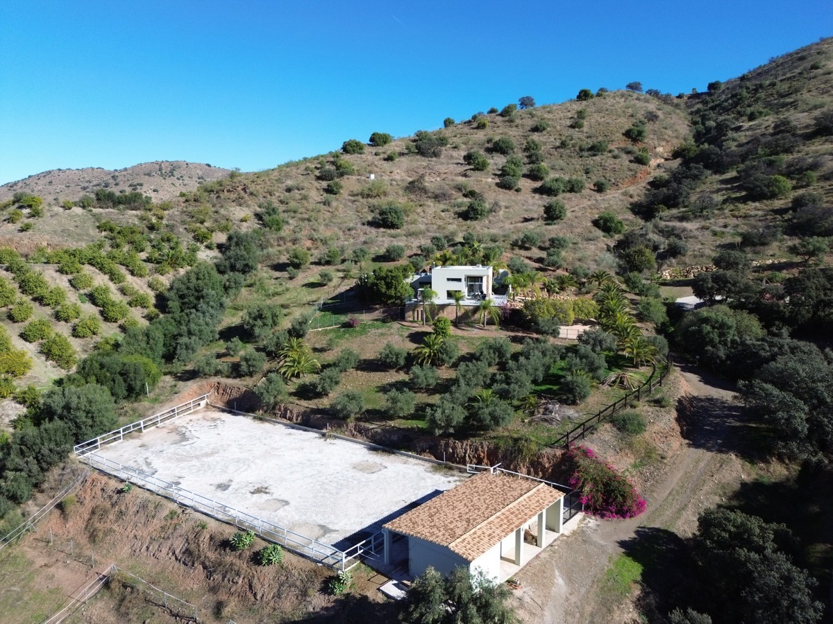 Se vende Villa - Chalet de 4 dormitorios en Costa Del Sol, Málaga, España