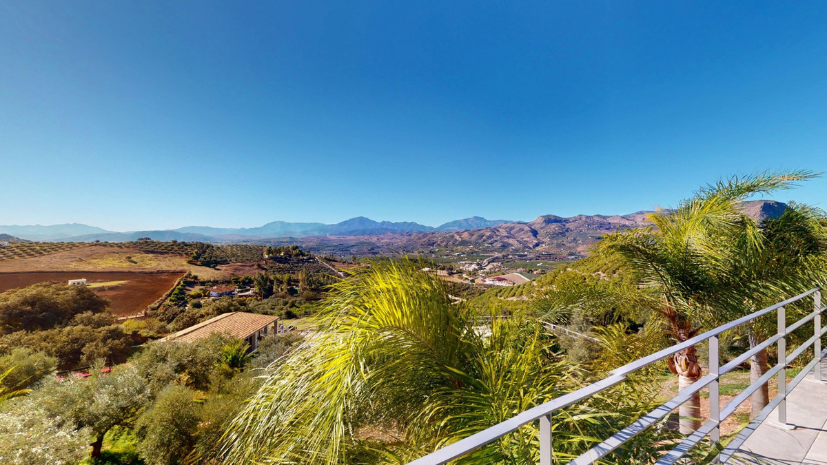 Se vende Villa - Chalet de 4 dormitorios en Costa Del Sol, Málaga, España